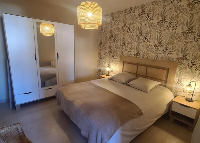 Les Pieds Dans L'eau, Face Au Port De Plaisance, Classe 3 Etoiles Fécamp